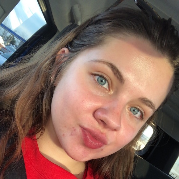 Meet your Posher, Madison - Picture 5 of 5